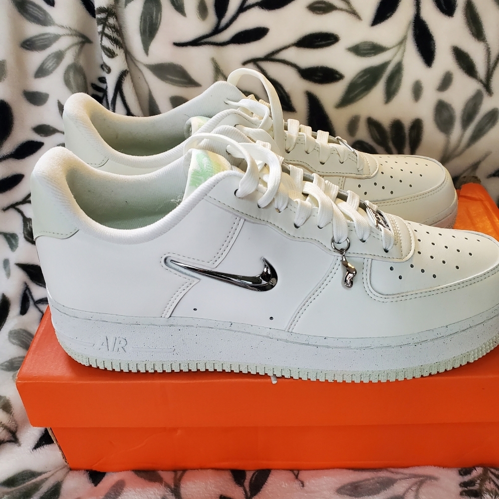 Nike Air Force 1  size 10.5 - Picture 2 of 9